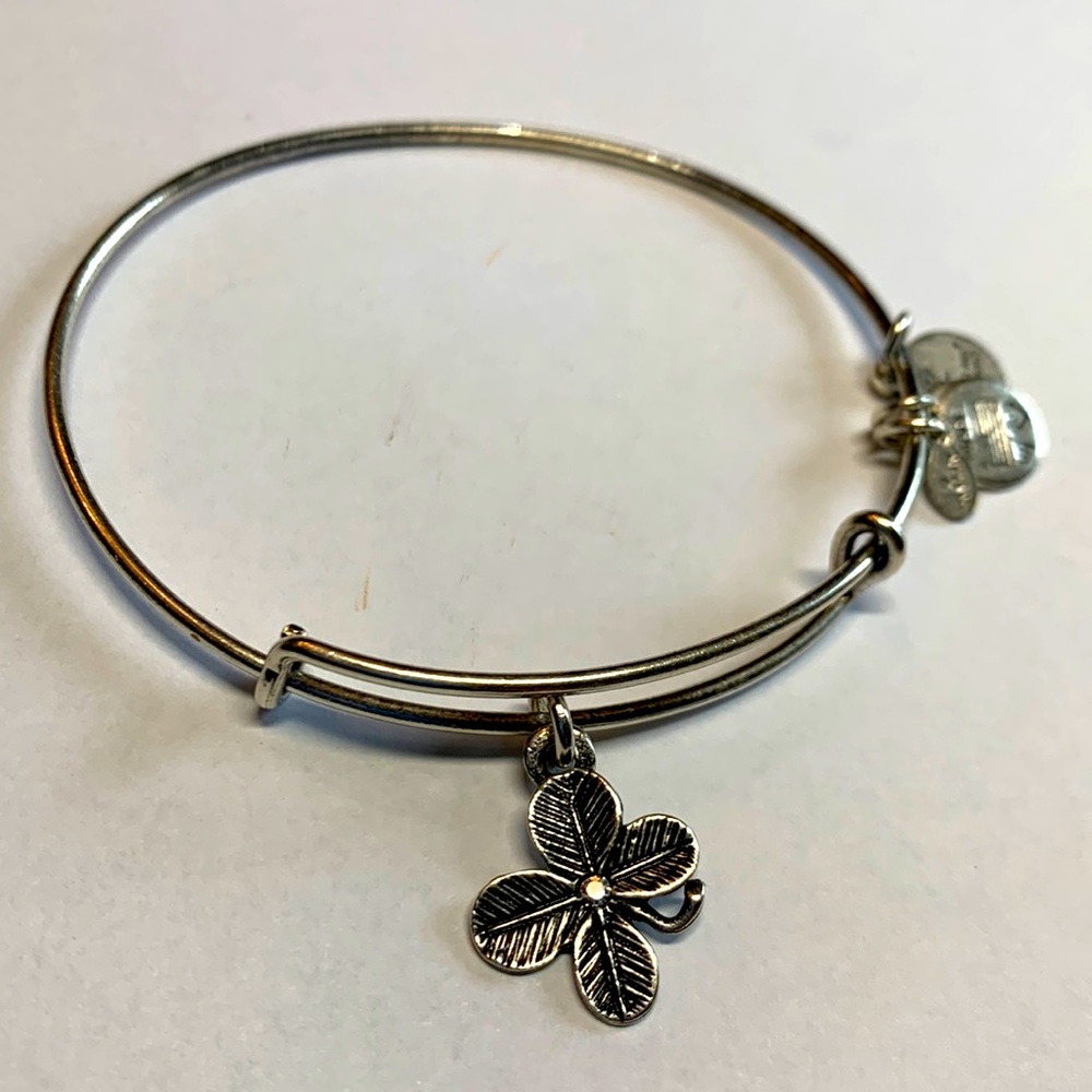 3/$20 Alex and Ani Four leaf clover with stone silver bracelet